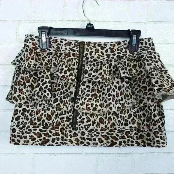 Leopard print ruffle mini skirt - Picture 2 of 6
